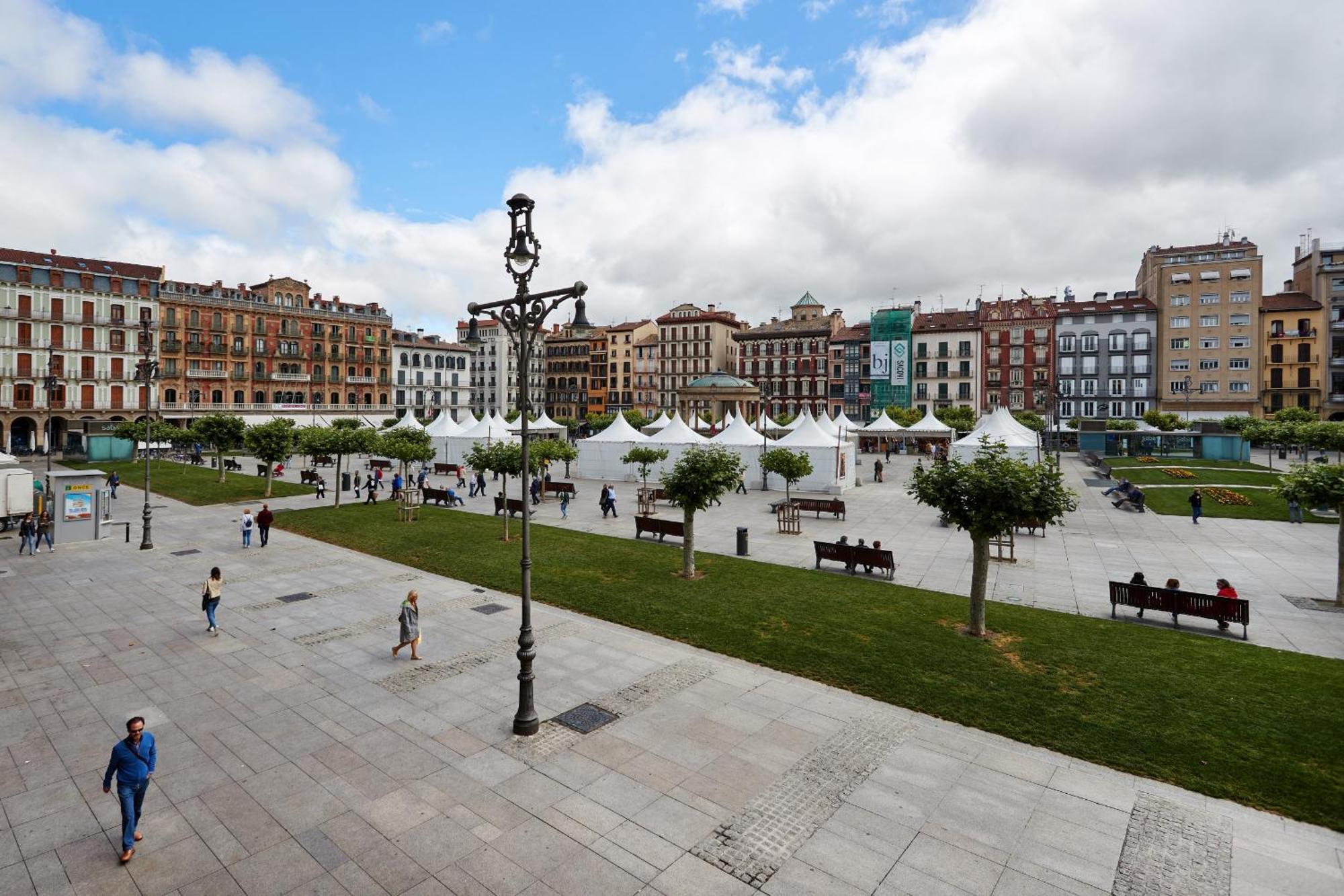 Tuapartamento - Boutique Plaza Del Castillo 29 Apartment Pamplona Luaran gambar