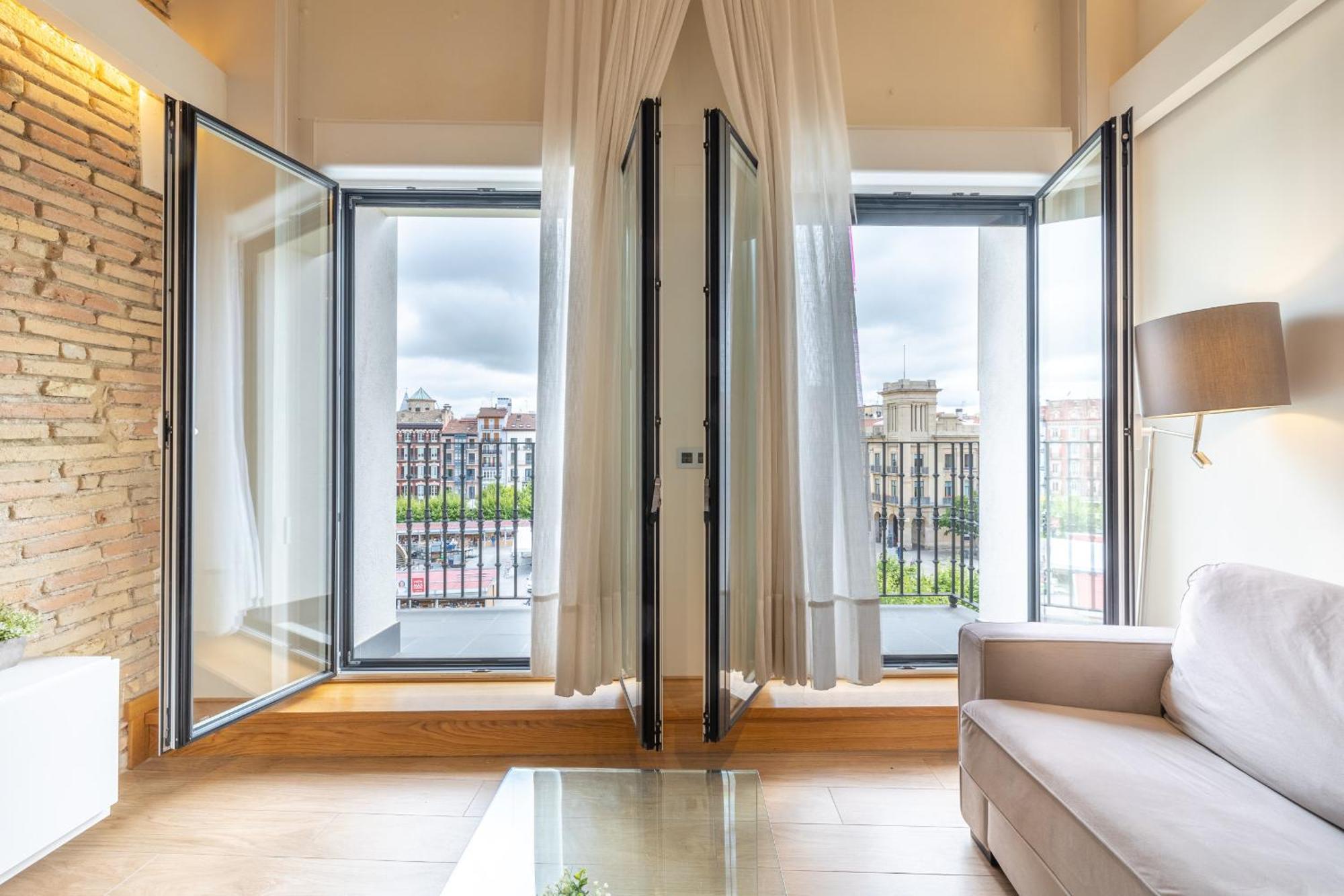 Tuapartamento - Boutique Plaza Del Castillo 29 Apartment Pamplona Luaran gambar